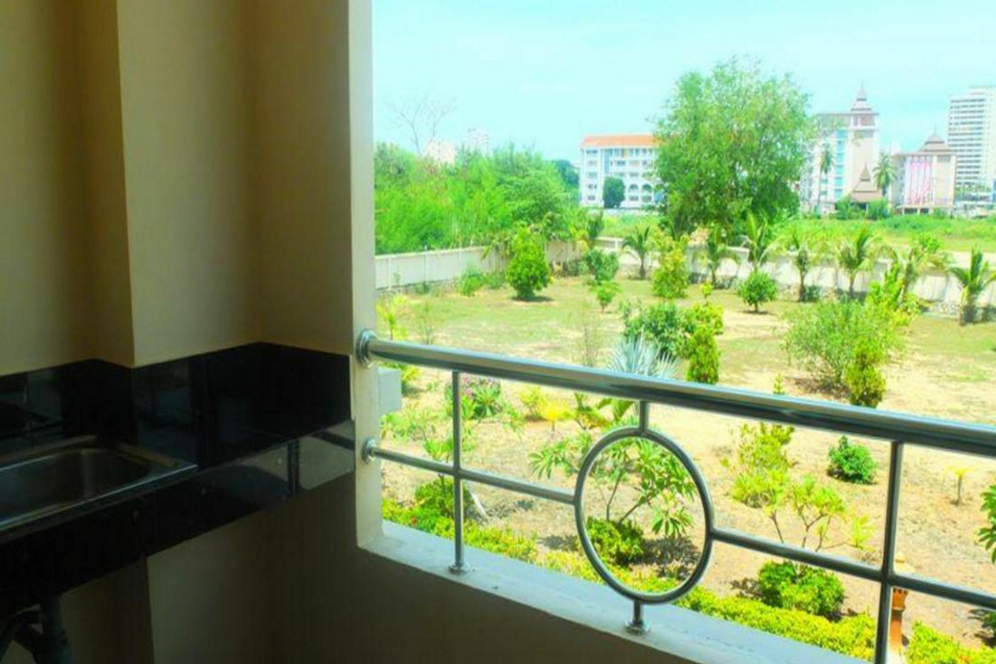 Lk Pavilion Executive Serviced Apartment Pattaya Buitenkant foto